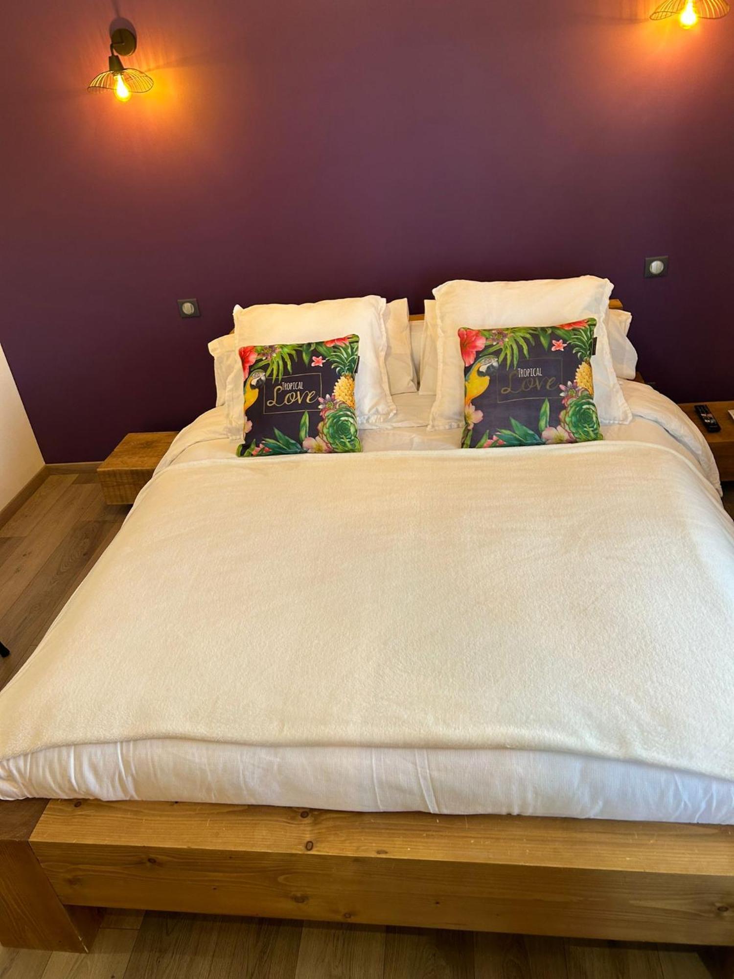 Les Marronniers Bed & Breakfast Laverune ภายนอก รูปภาพ