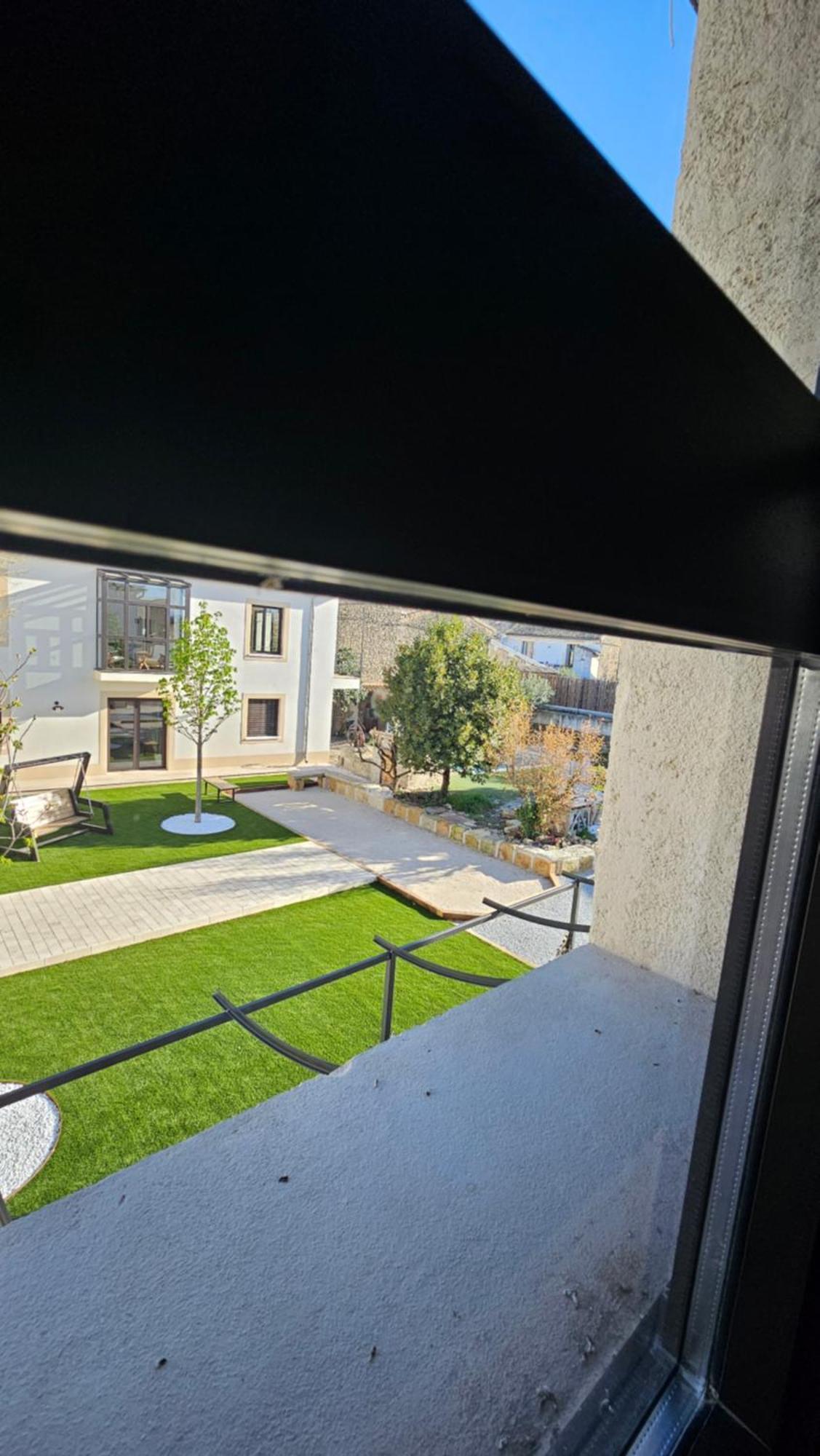 Les Marronniers Bed & Breakfast Laverune ภายนอก รูปภาพ