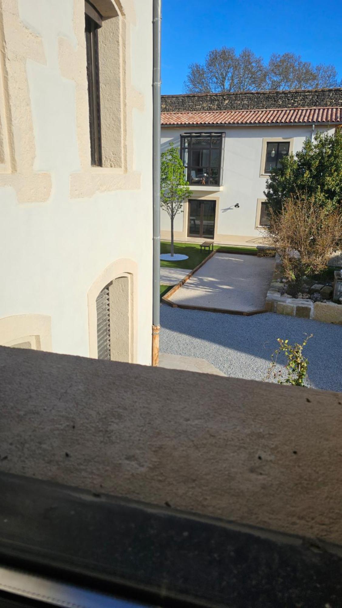 Les Marronniers Bed & Breakfast Laverune ภายนอก รูปภาพ
