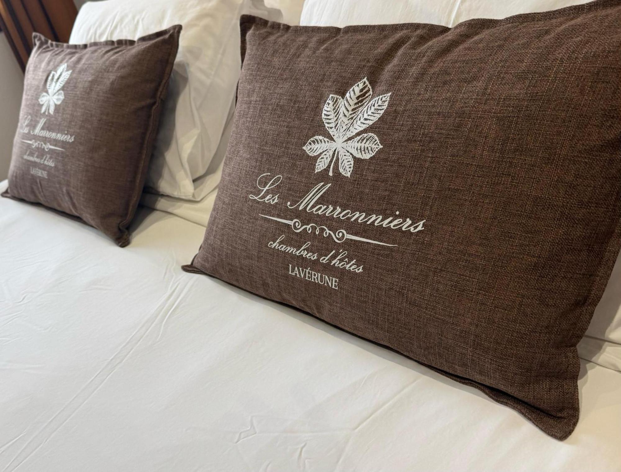 Les Marronniers Bed & Breakfast Laverune ภายนอก รูปภาพ