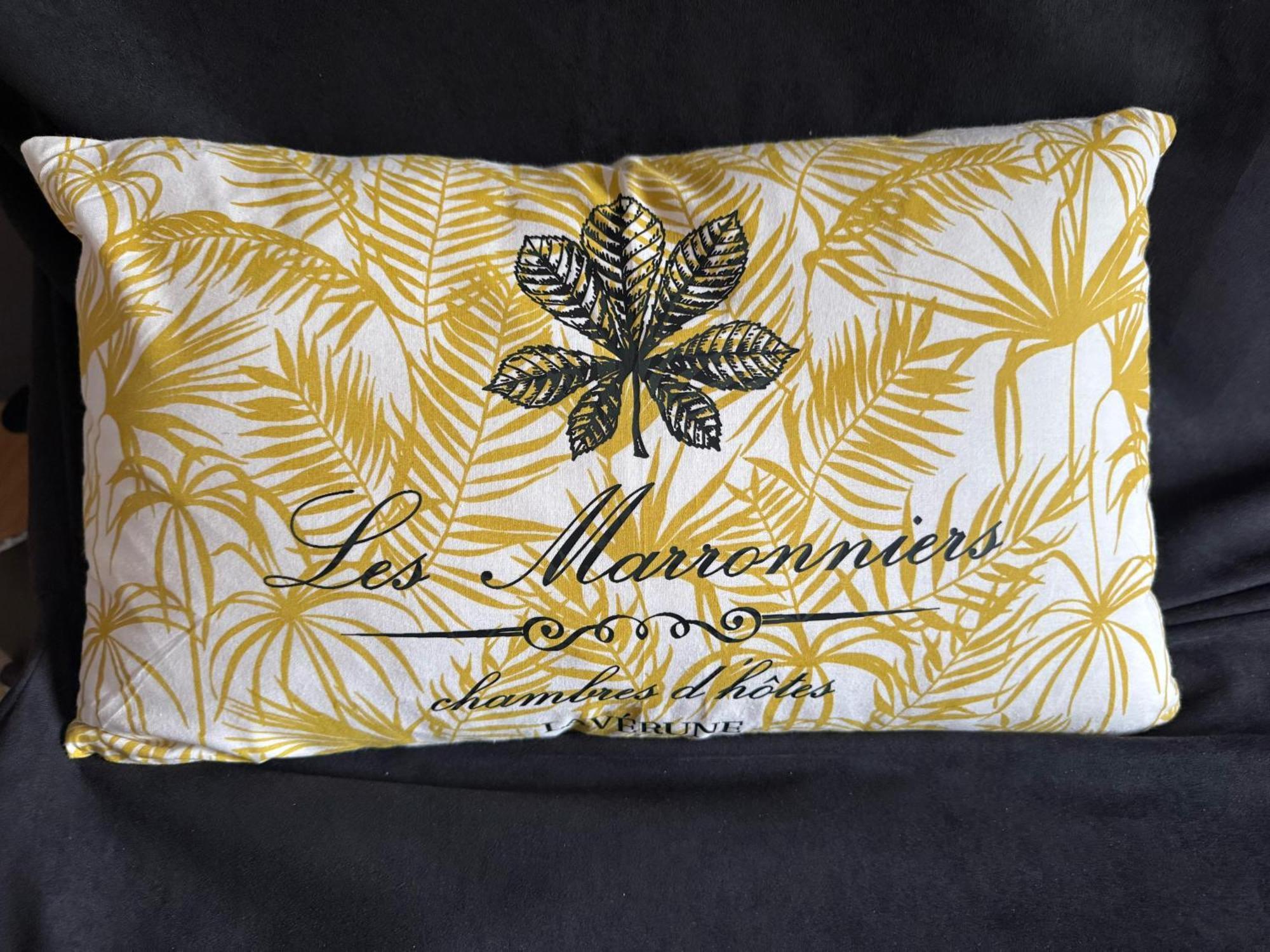 Les Marronniers Bed & Breakfast Laverune ภายนอก รูปภาพ